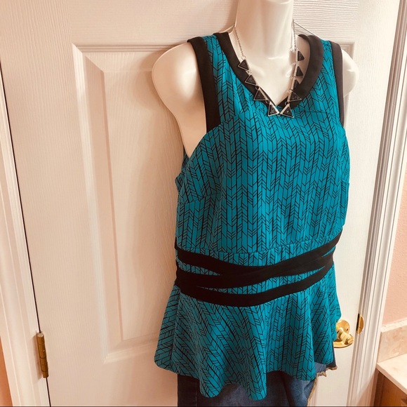 NEW Turquoise Zipper Back Ruffle Bottom Top - Picture 12 of 16